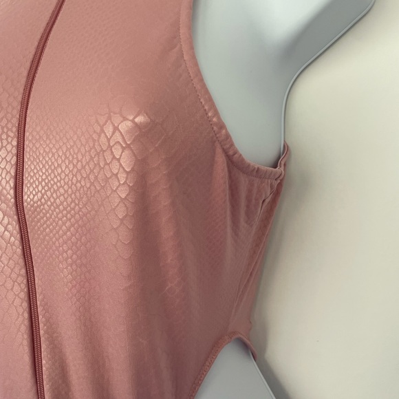 Pink bodysuit - Picture 5 of 7